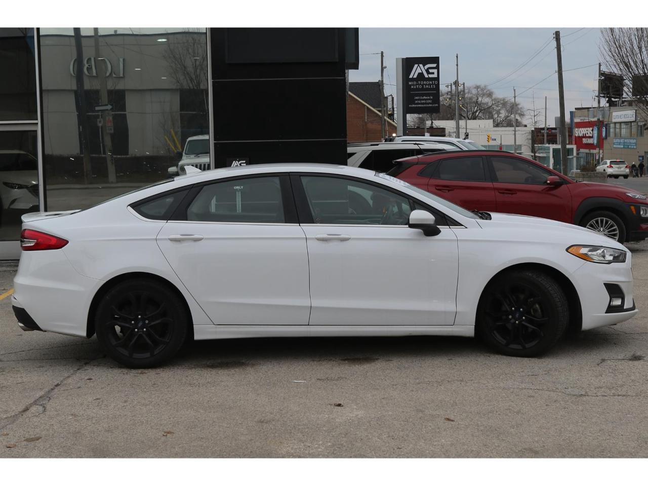 2019 Ford Fusion SE Photo