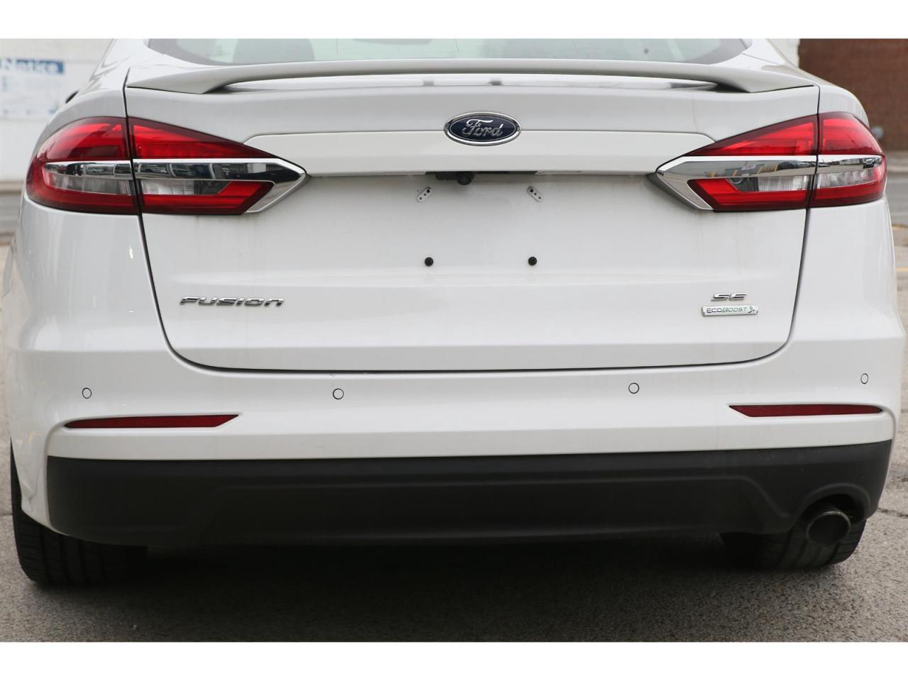2019 Ford Fusion SE Photo