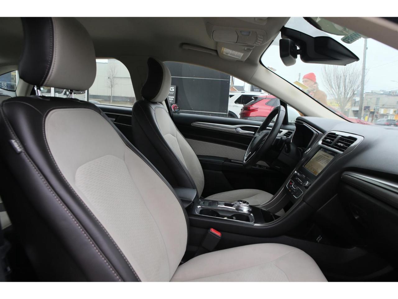 2019 Ford Fusion SE Photo