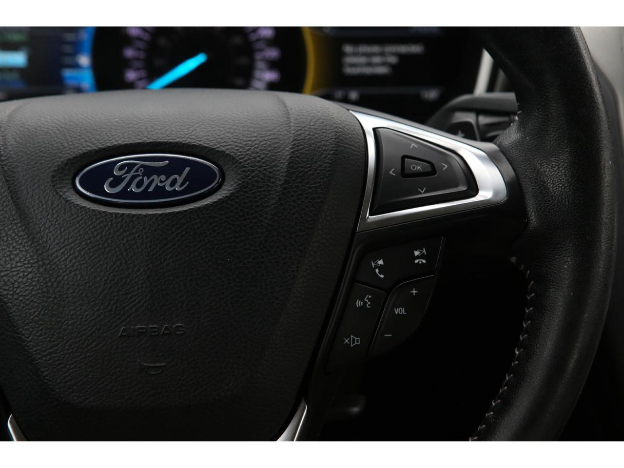 2019 Ford Fusion SE Photo