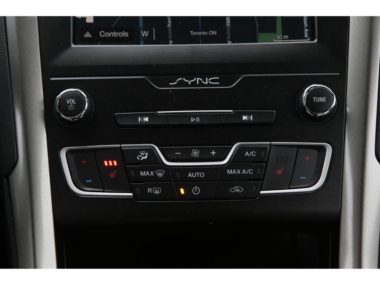 2019 Ford Fusion SE Photo