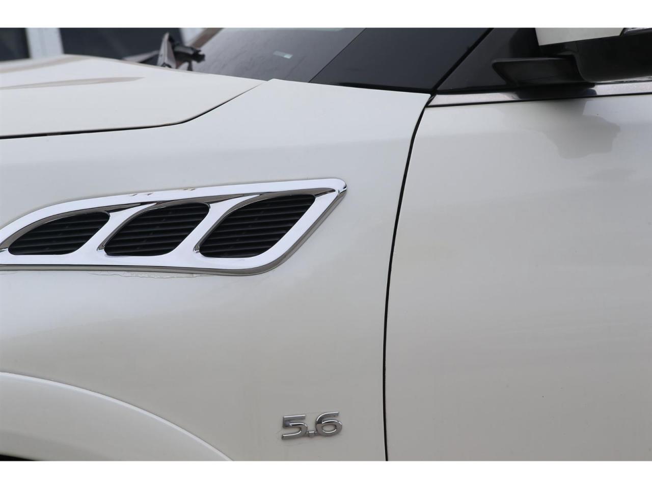 2017 Infiniti QX80 Limited 4WD Photo