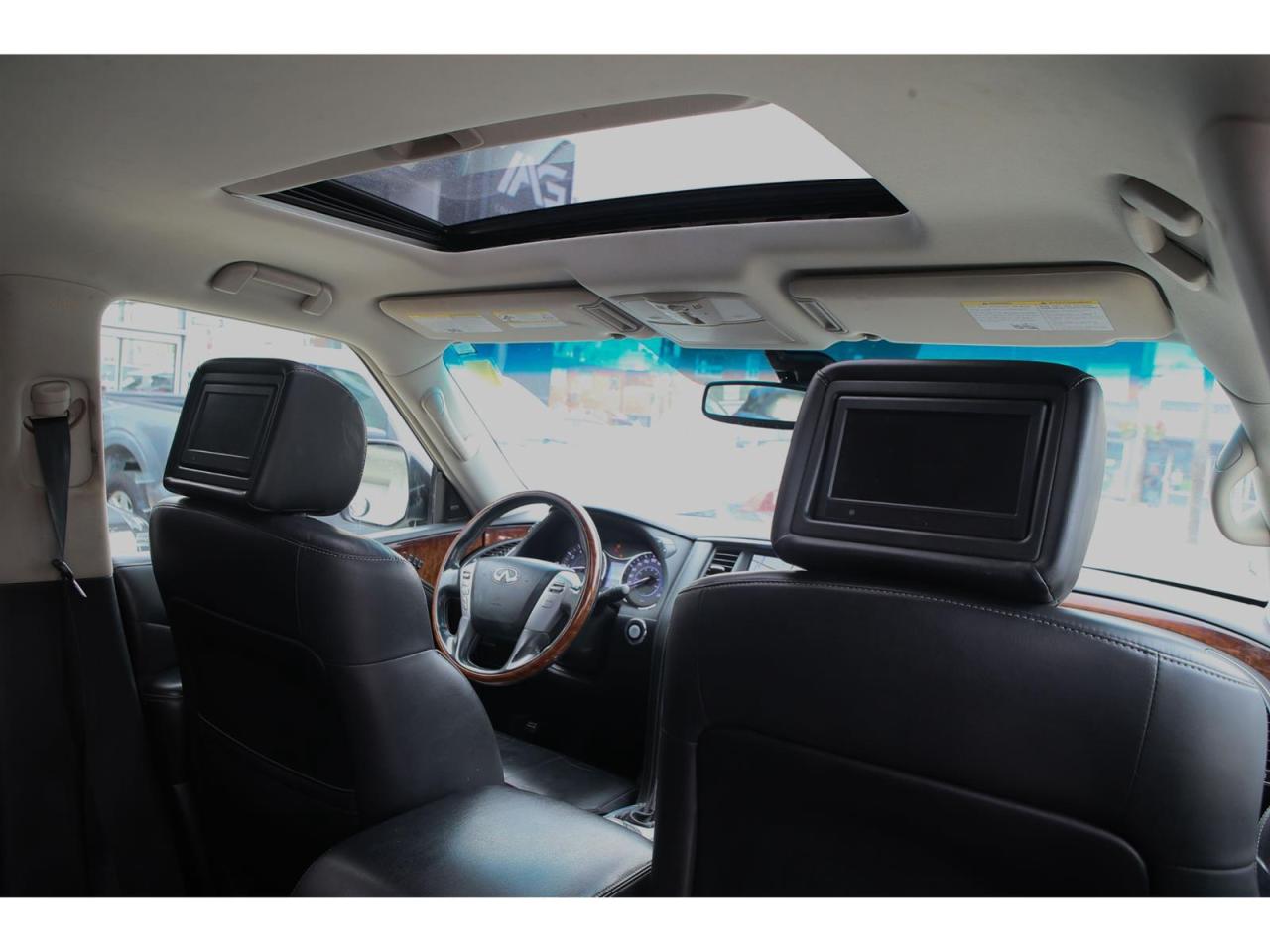 2017 Infiniti QX80 Limited 4WD Photo