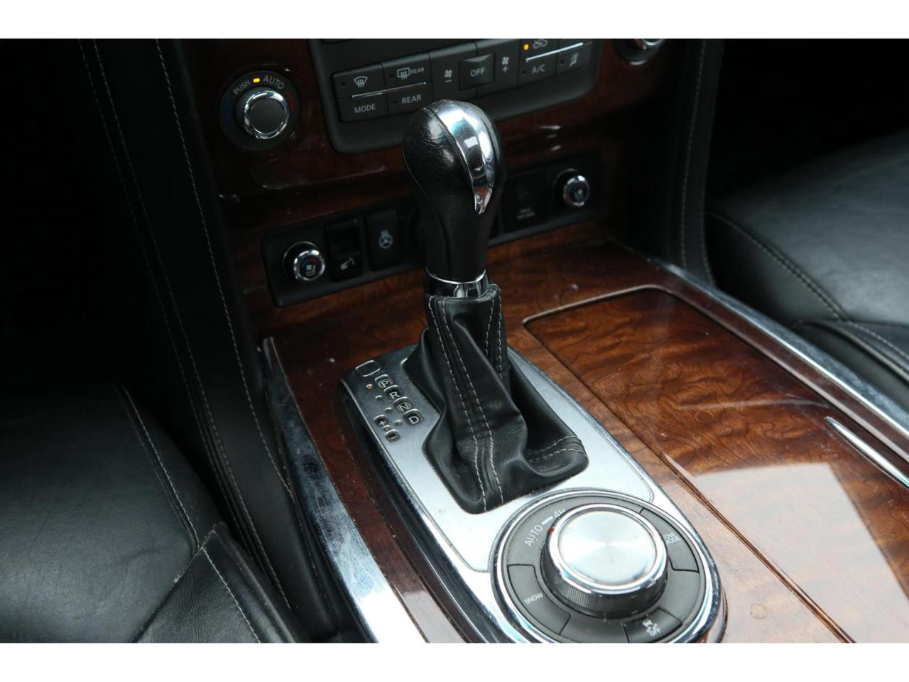 2017 Infiniti QX80 Limited 4WD Photo