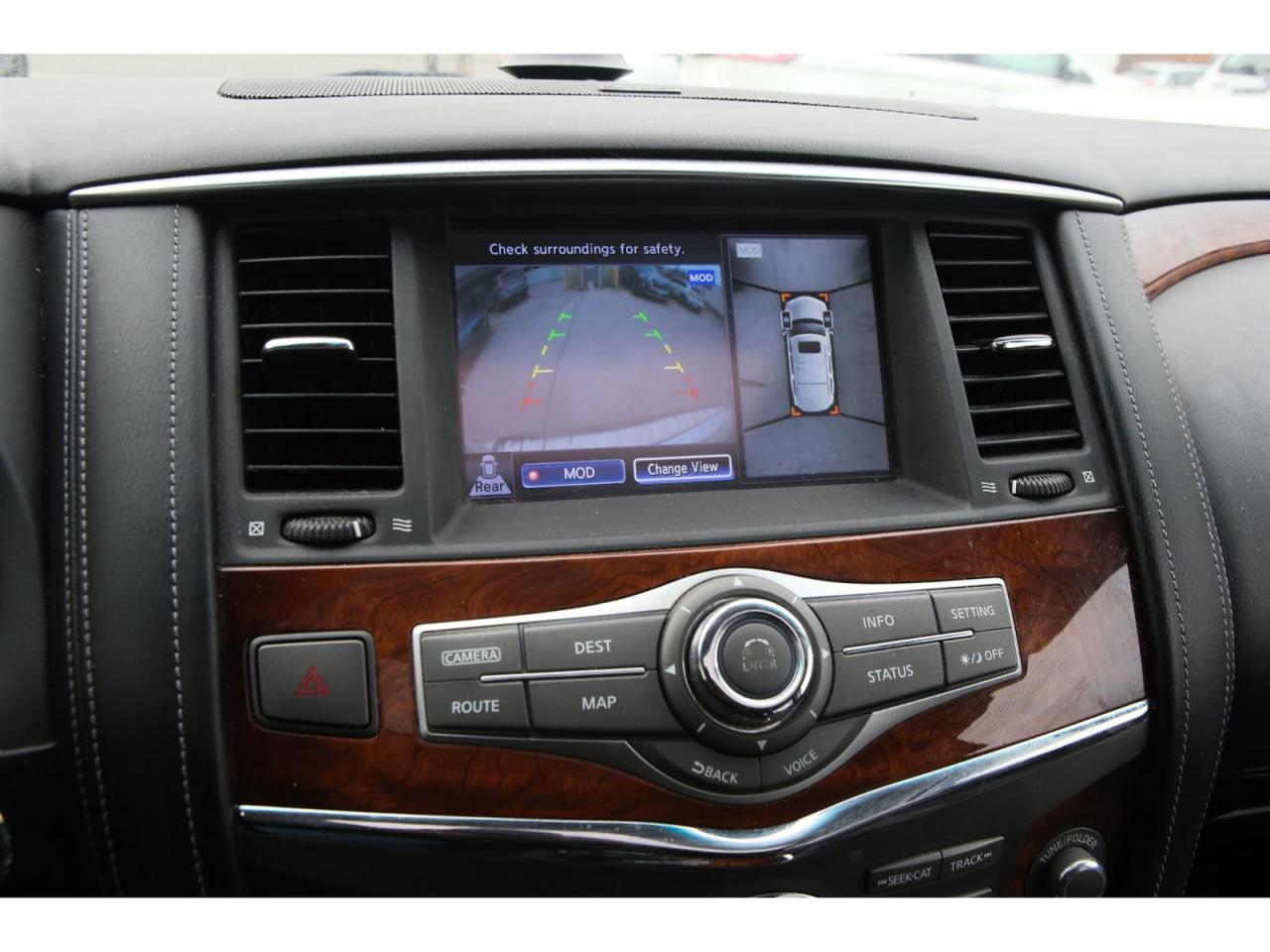 2017 Infiniti QX80 Limited 4WD Photo