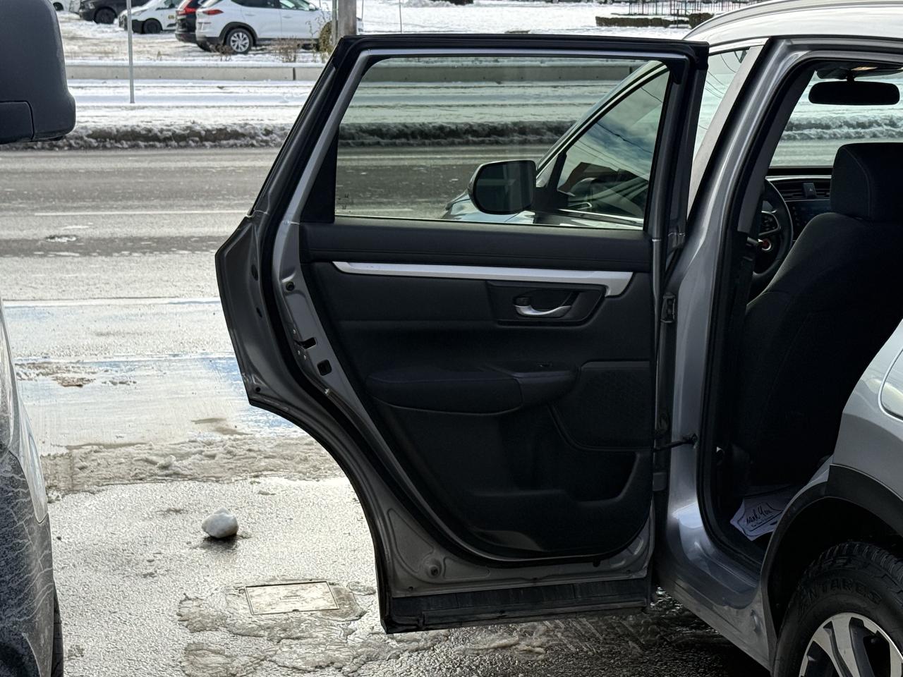 2017 Honda CR-V LX | BACK UP CAMERA | NO ACCIDENTS | FINANCE Photo