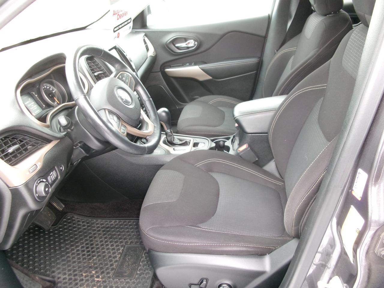 2017 Jeep Cherokee North Photo