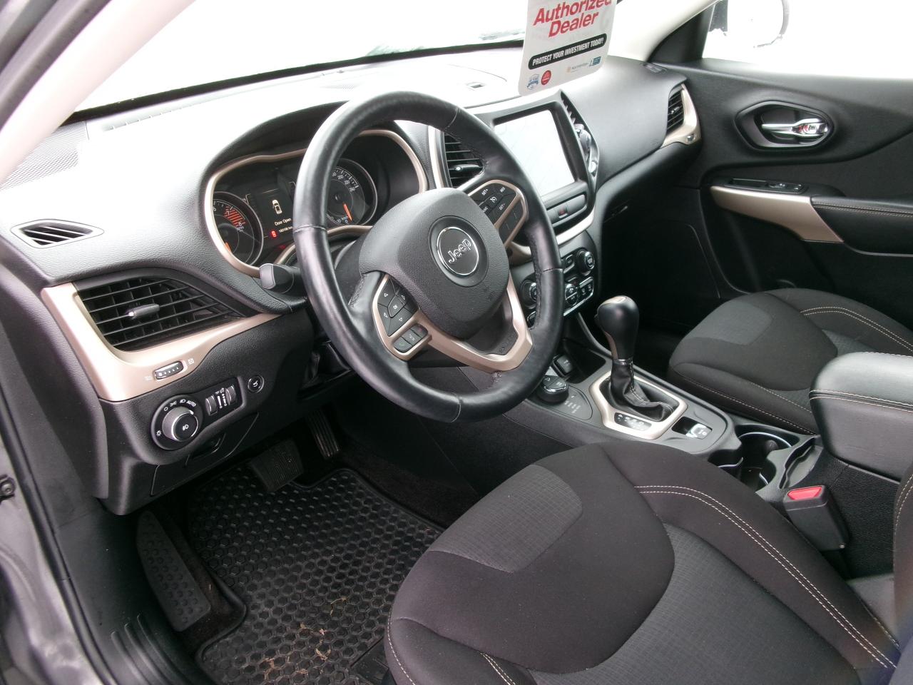 2017 Jeep Cherokee North Photo