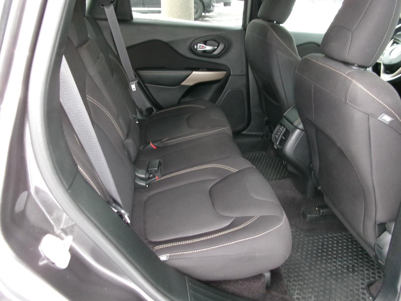 2017 Jeep Cherokee North Photo