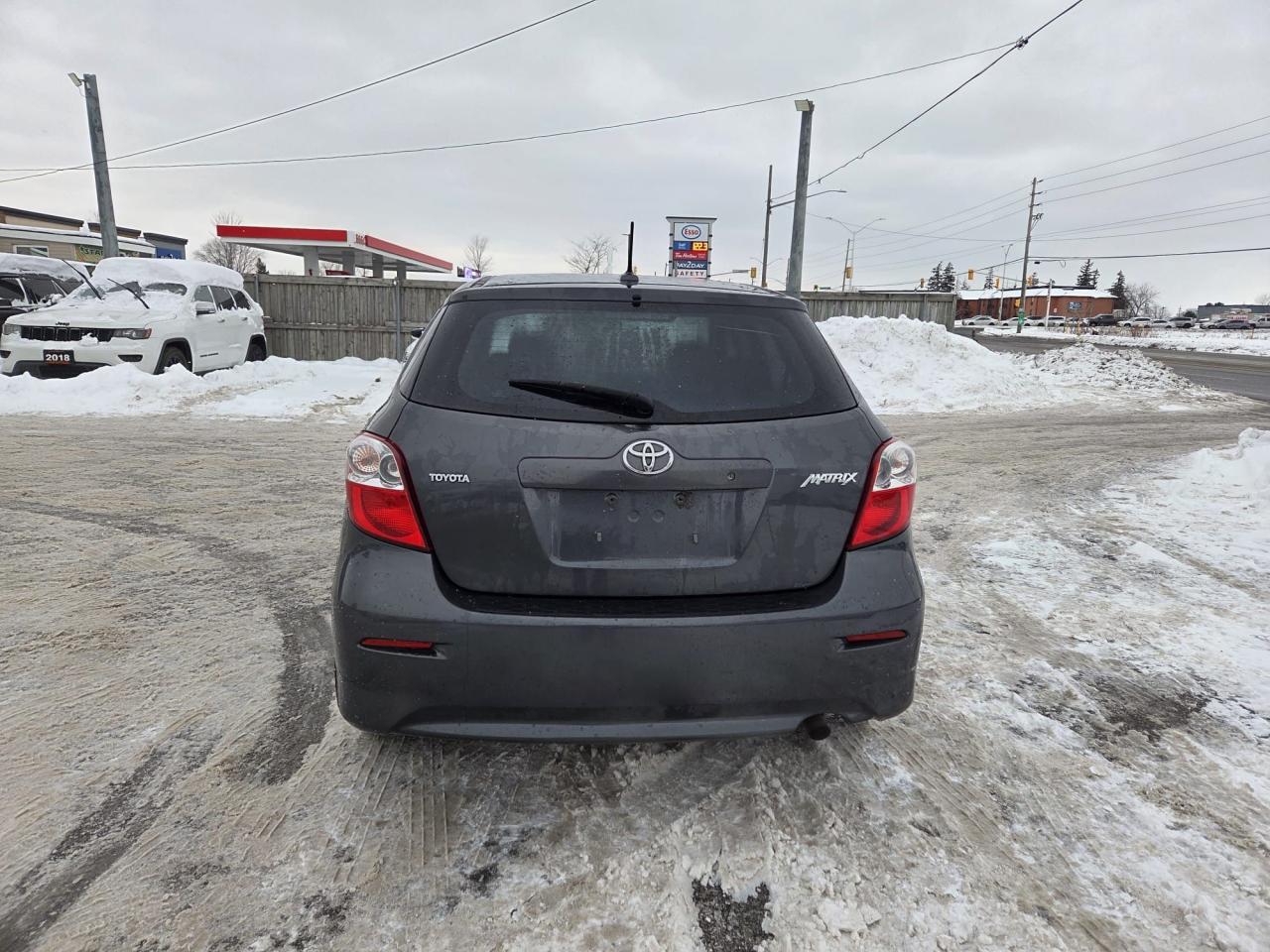 2009 Toyota Matrix HATCH, AUTO, 4 CYL, RELIABLE, CERTIFIED Photo