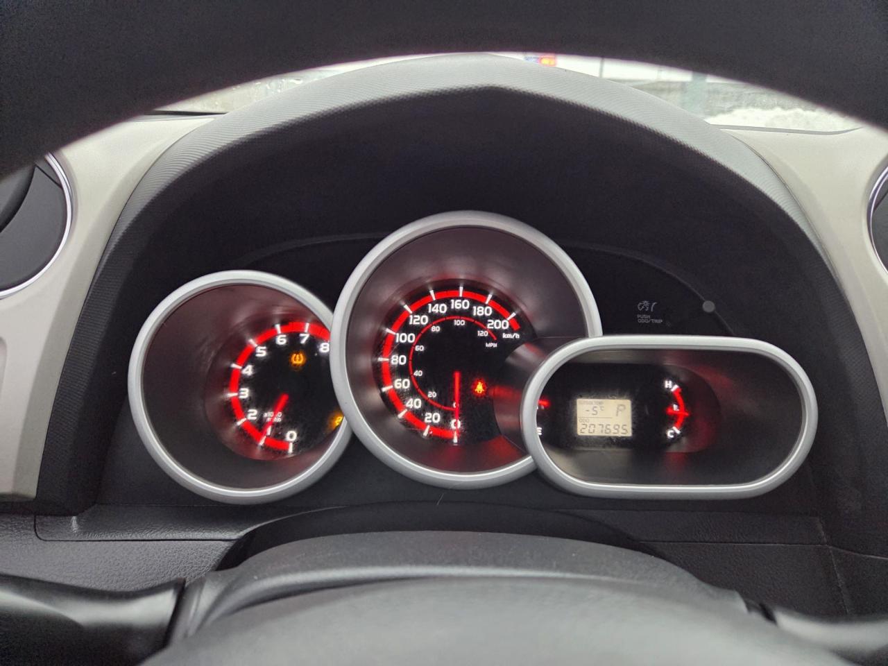 2009 Toyota Matrix HATCH, AUTO, 4 CYL, RELIABLE, CERTIFIED Photo