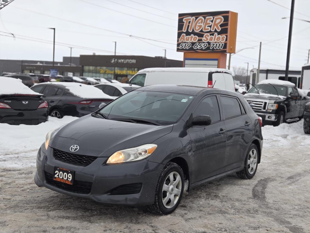 2009 Toyota Matrix HATCH, AUTO, 4 CYL, RELIABLE, CERTIFIED Photo