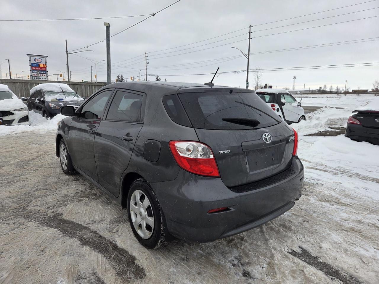 2009 Toyota Matrix HATCH, AUTO, 4 CYL, RELIABLE, CERTIFIED Photo
