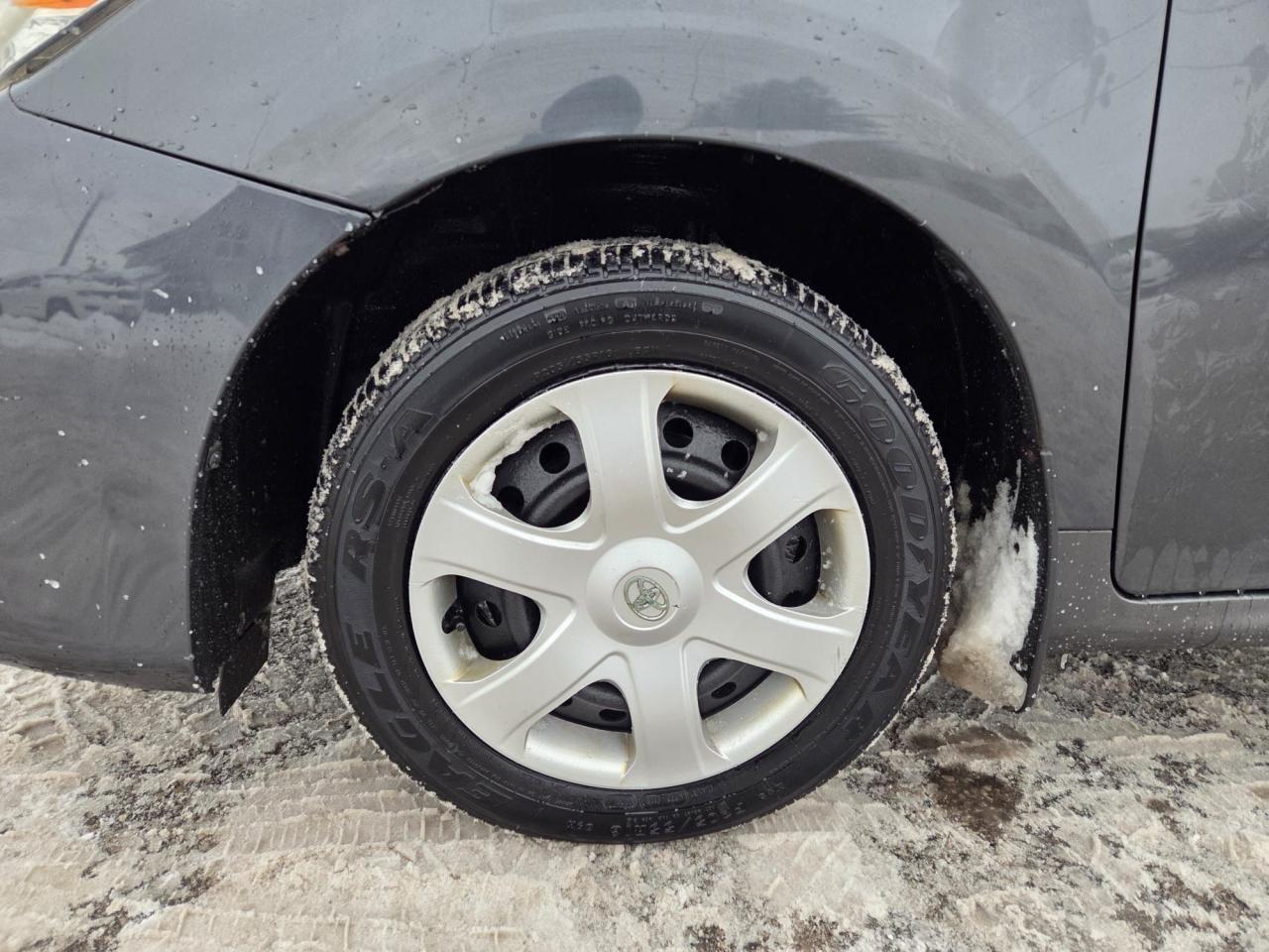 2009 Toyota Matrix HATCH, AUTO, 4 CYL, RELIABLE, CERTIFIED Photo