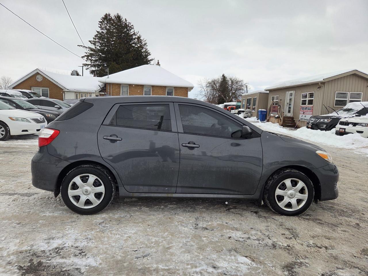 2009 Toyota Matrix HATCH, AUTO, 4 CYL, RELIABLE, CERTIFIED Photo