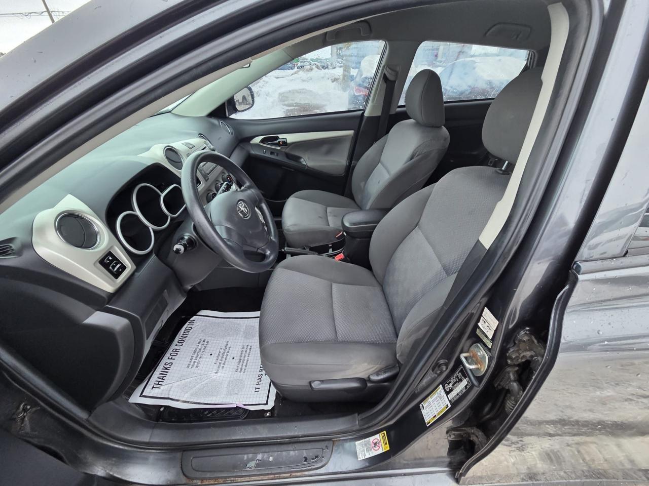 2009 Toyota Matrix HATCH, AUTO, 4 CYL, RELIABLE, CERTIFIED Photo