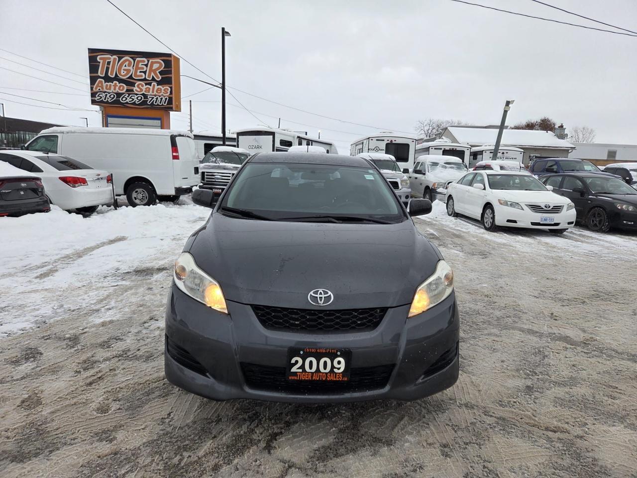 2009 Toyota Matrix HATCH, AUTO, 4 CYL, RELIABLE, CERTIFIED Photo