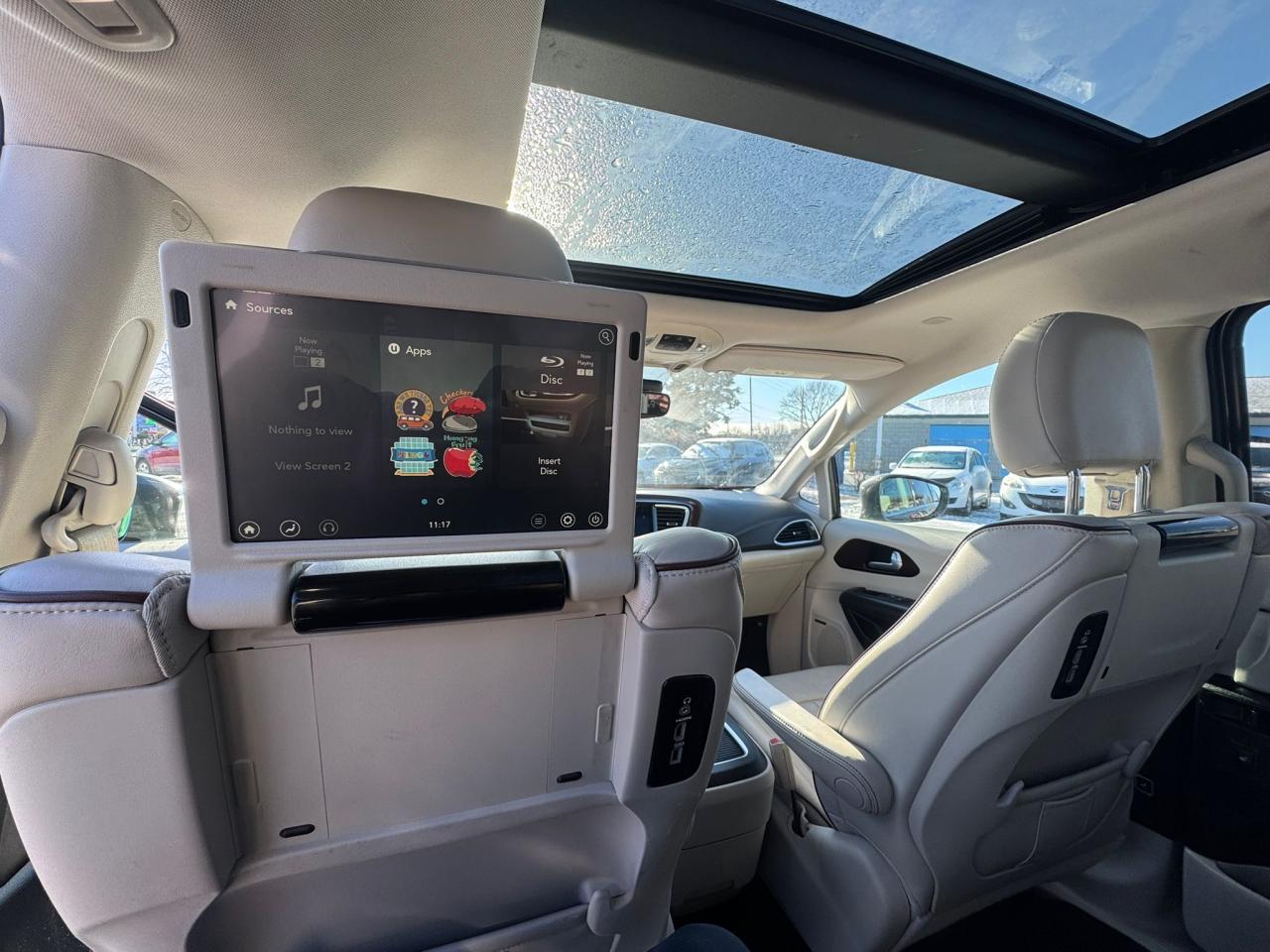 2017 Chrysler Pacifica Limited Photo