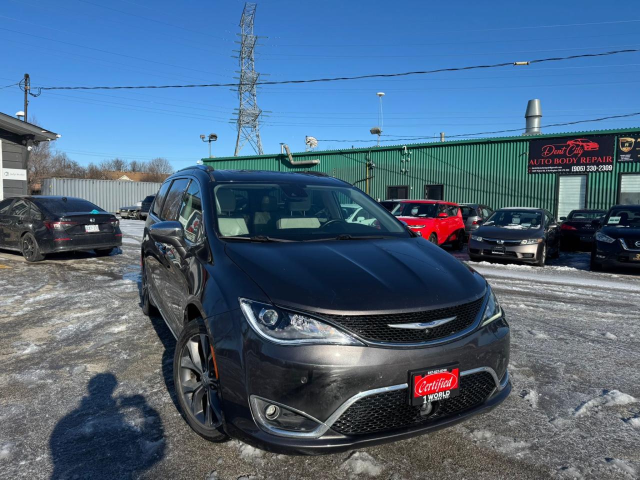 2017 Chrysler Pacifica Limited Photo0