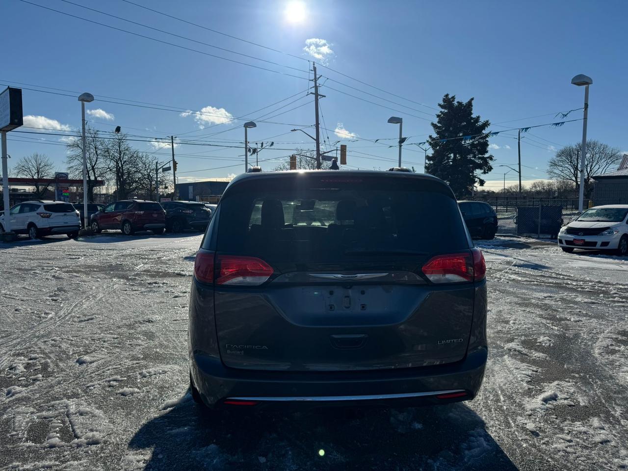 2017 Chrysler Pacifica Limited Photo