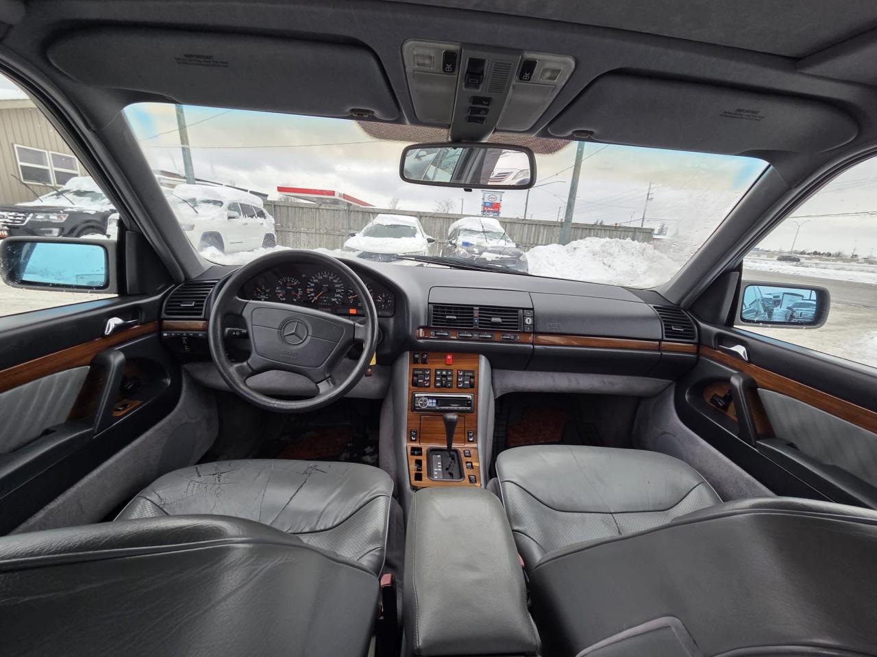 1992 Mercedes-Benz 300 Series 300SE, SEDAN, AUTO, ONLY 162KMS, AS IS SPECIAL Photo