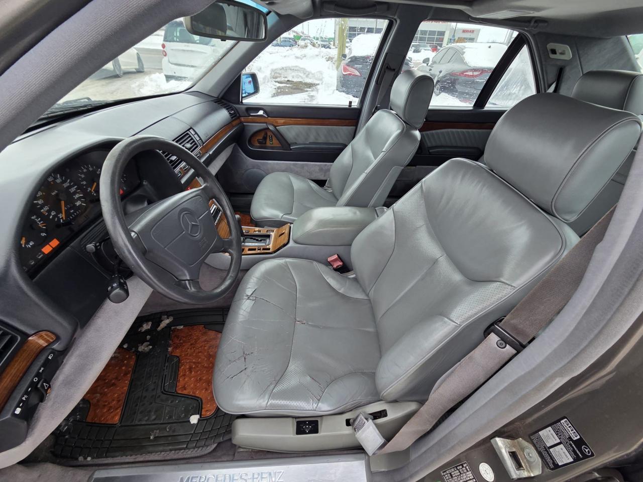 1992 Mercedes-Benz 300 Series 300SE, SEDAN, AUTO, ONLY 162KMS, AS IS SPECIAL Photo