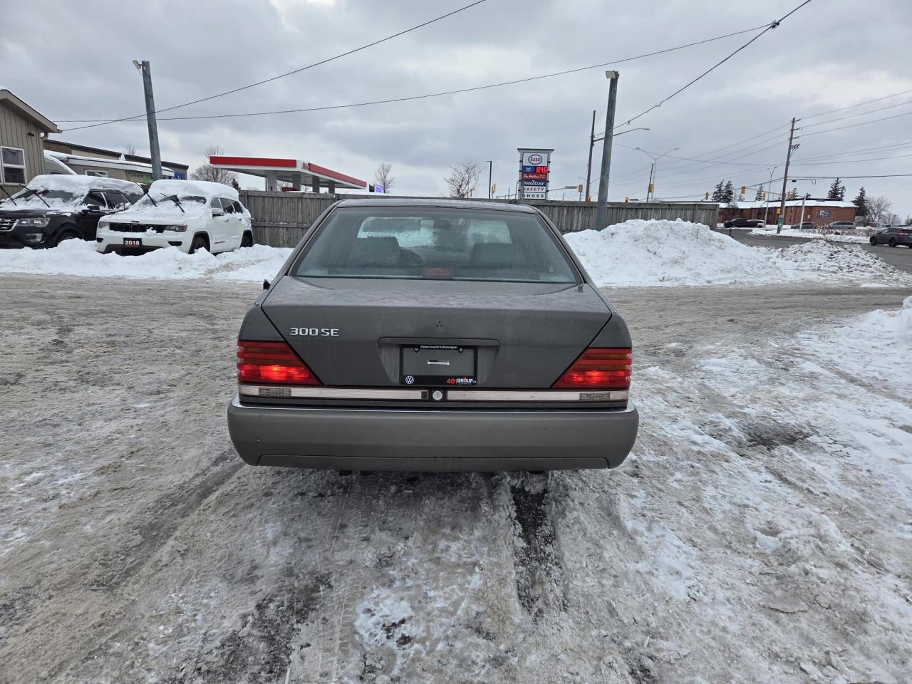 1992 Mercedes-Benz 300 Series 300SE, SEDAN, AUTO, ONLY 162KMS, AS IS SPECIAL Photo3
