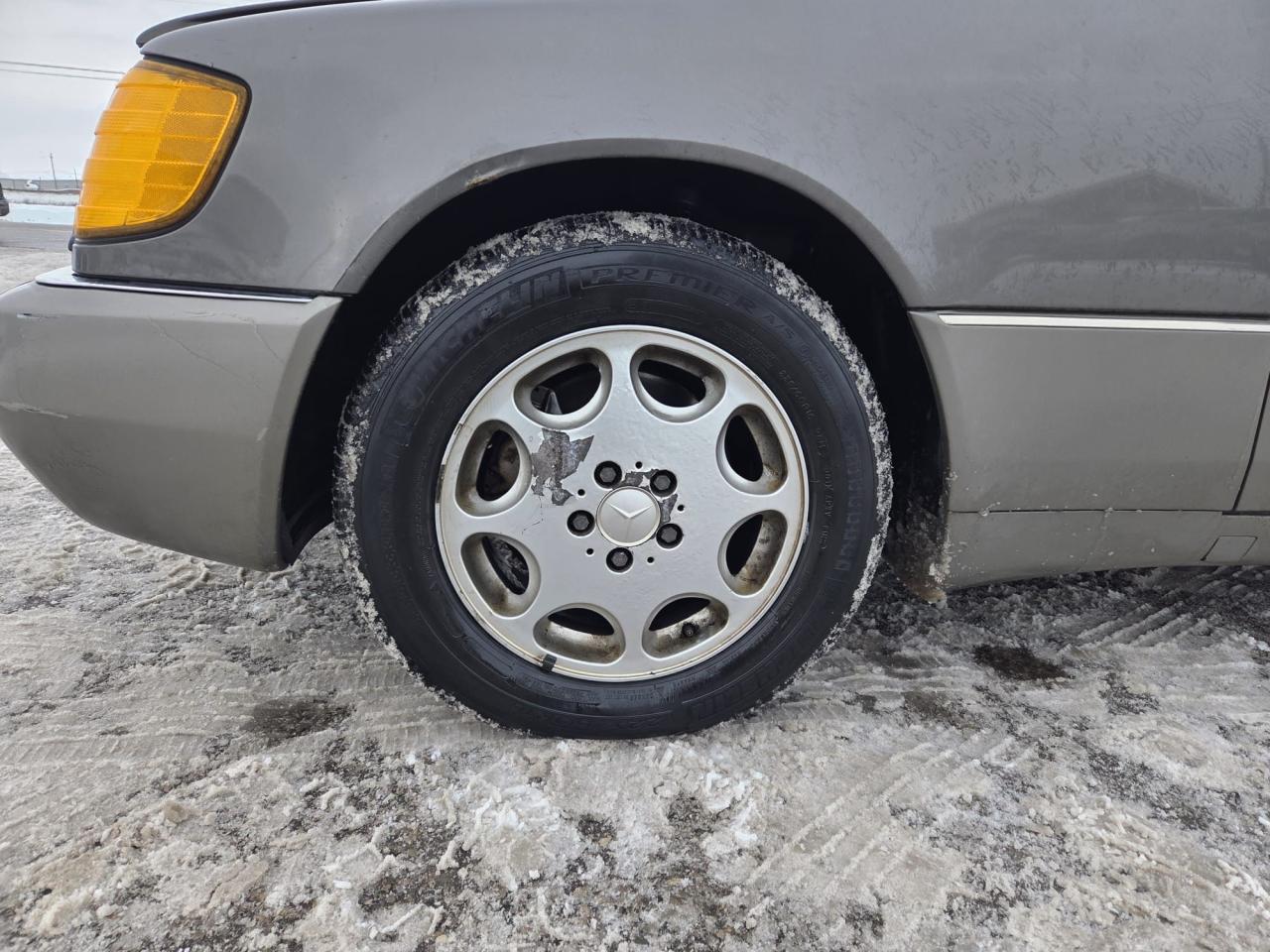 1992 Mercedes-Benz 300 Series 300SE, SEDAN, AUTO, ONLY 162KMS, AS IS SPECIAL Photo