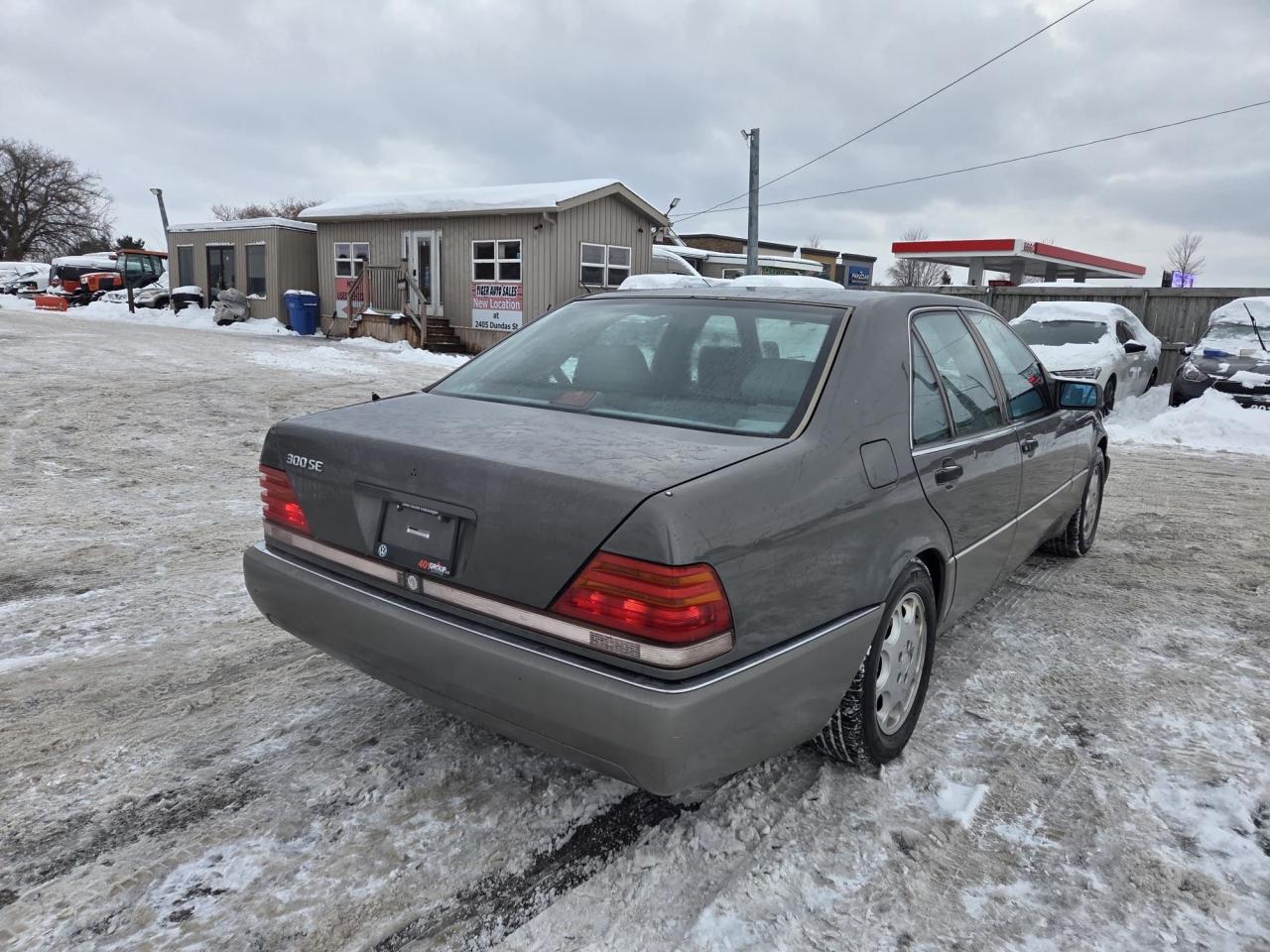 1992 Mercedes-Benz 300 Series 300SE, SEDAN, AUTO, ONLY 162KMS, AS IS SPECIAL Photo