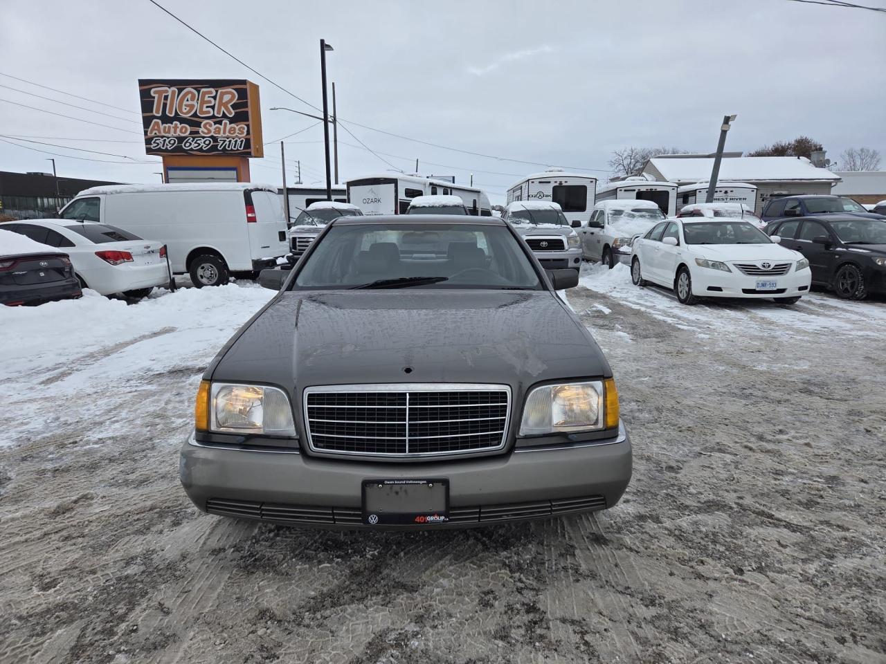 1992 Mercedes-Benz 300 Series 300SE, SEDAN, AUTO, ONLY 162KMS, AS IS SPECIAL Photo