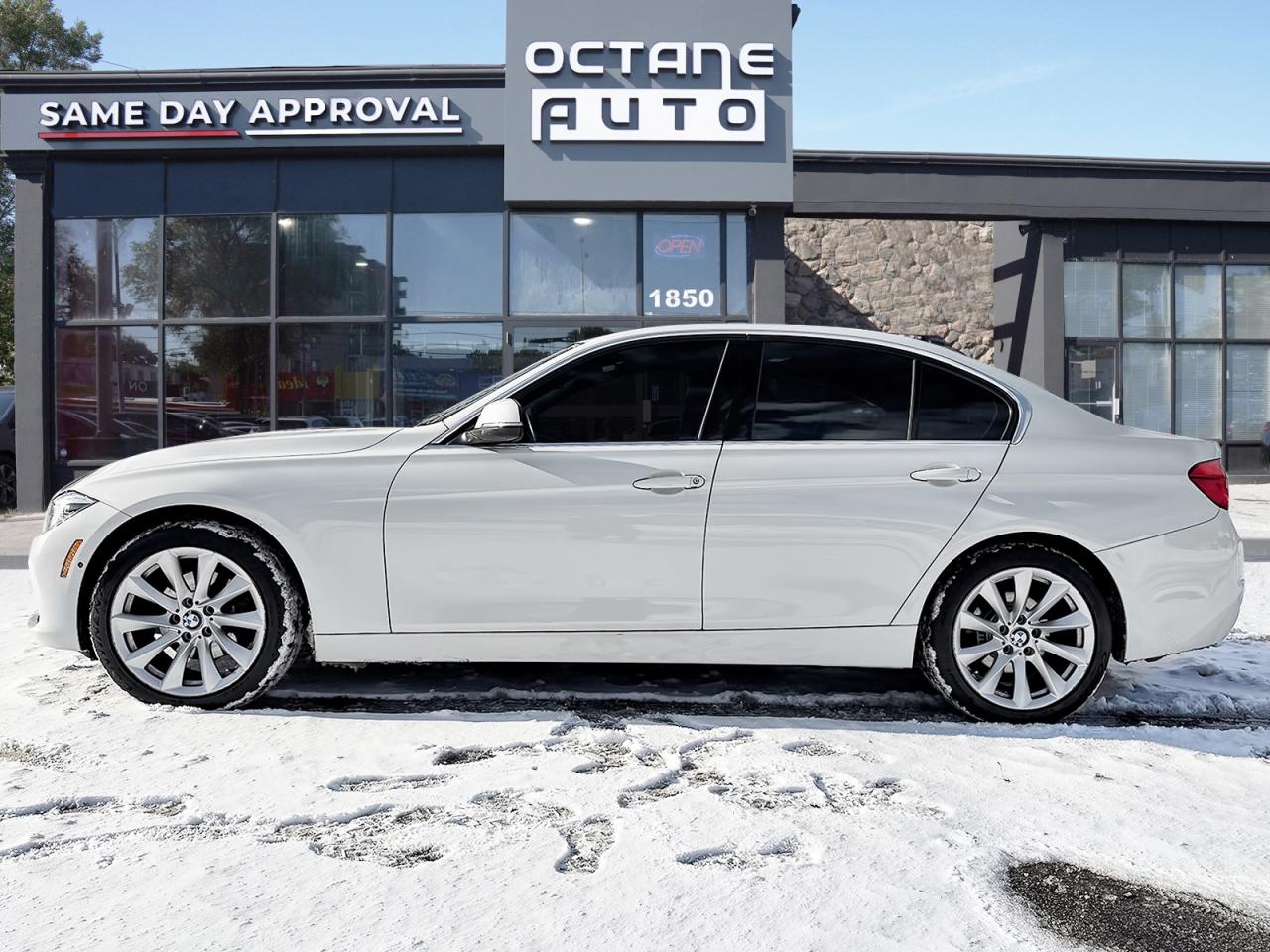 2017 BMW 3 Series 330i xDrive Sedan Photo2