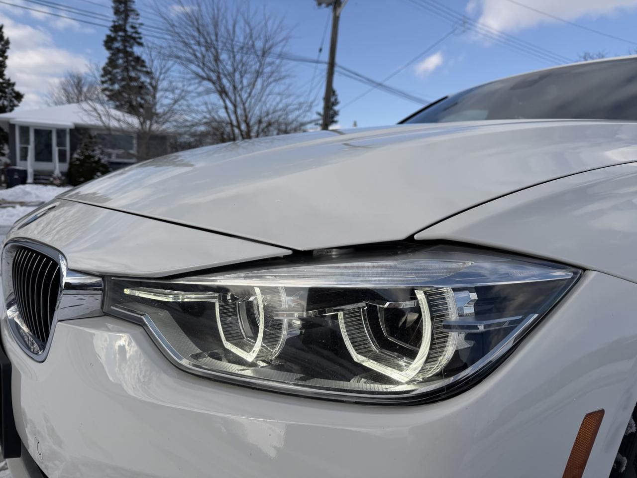 2017 BMW 3 Series 330i xDrive Sedan Photo