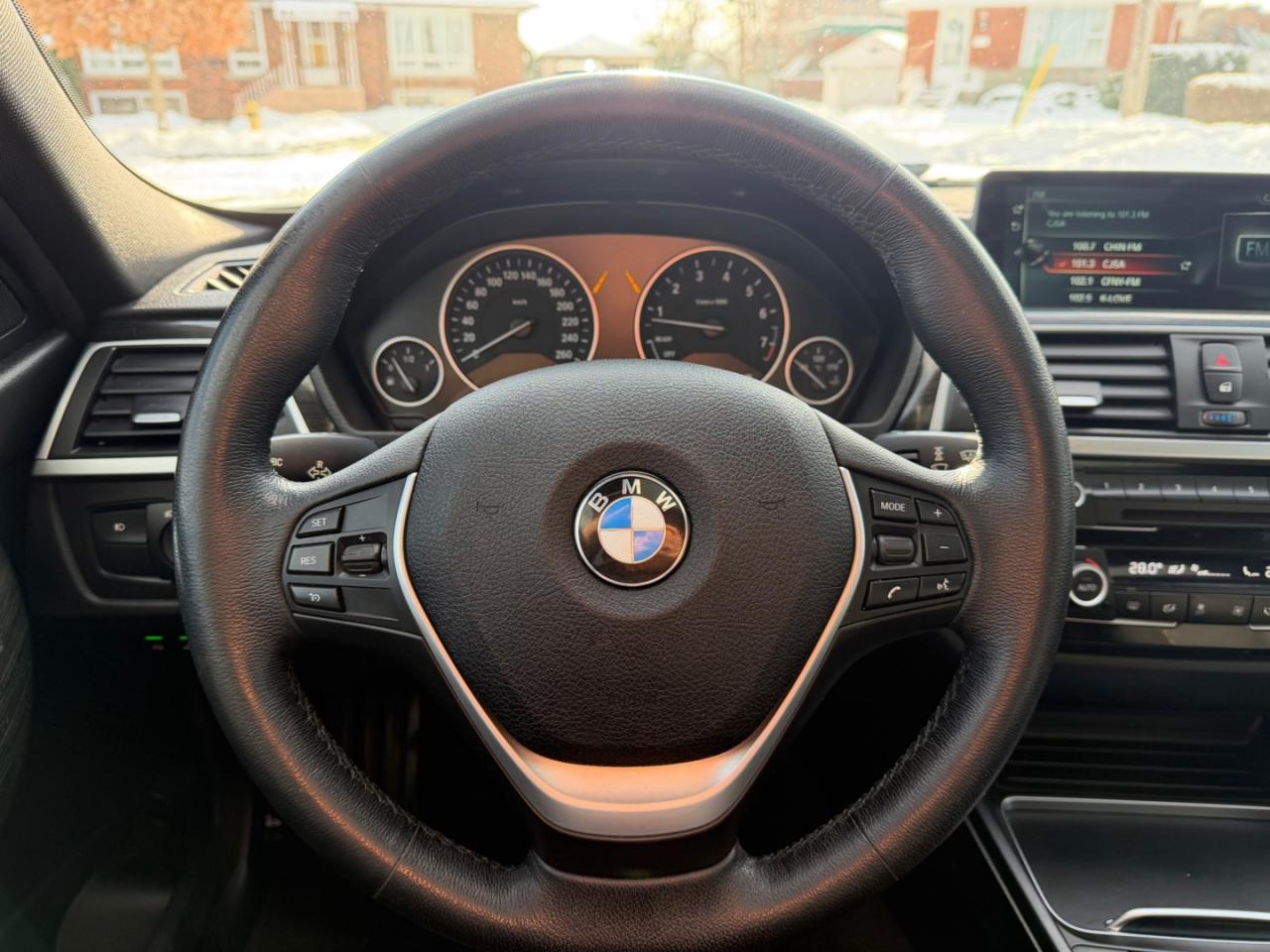 2017 BMW 3 Series 330i xDrive Sedan Photo