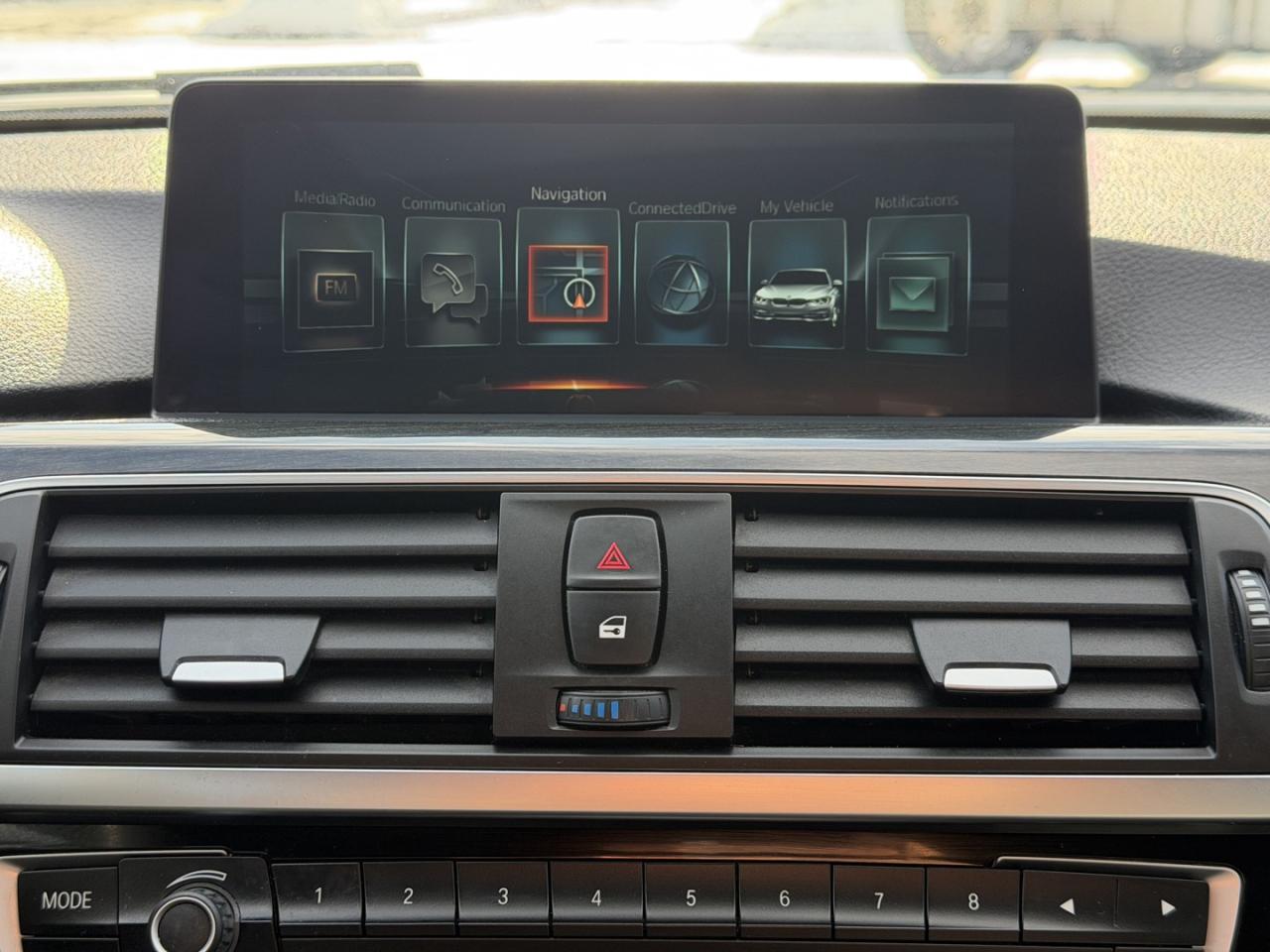 2017 BMW 3 Series 330i xDrive Sedan Photo