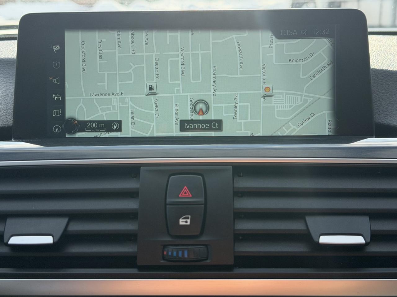 2017 BMW 3 Series 330i xDrive Sedan Photo