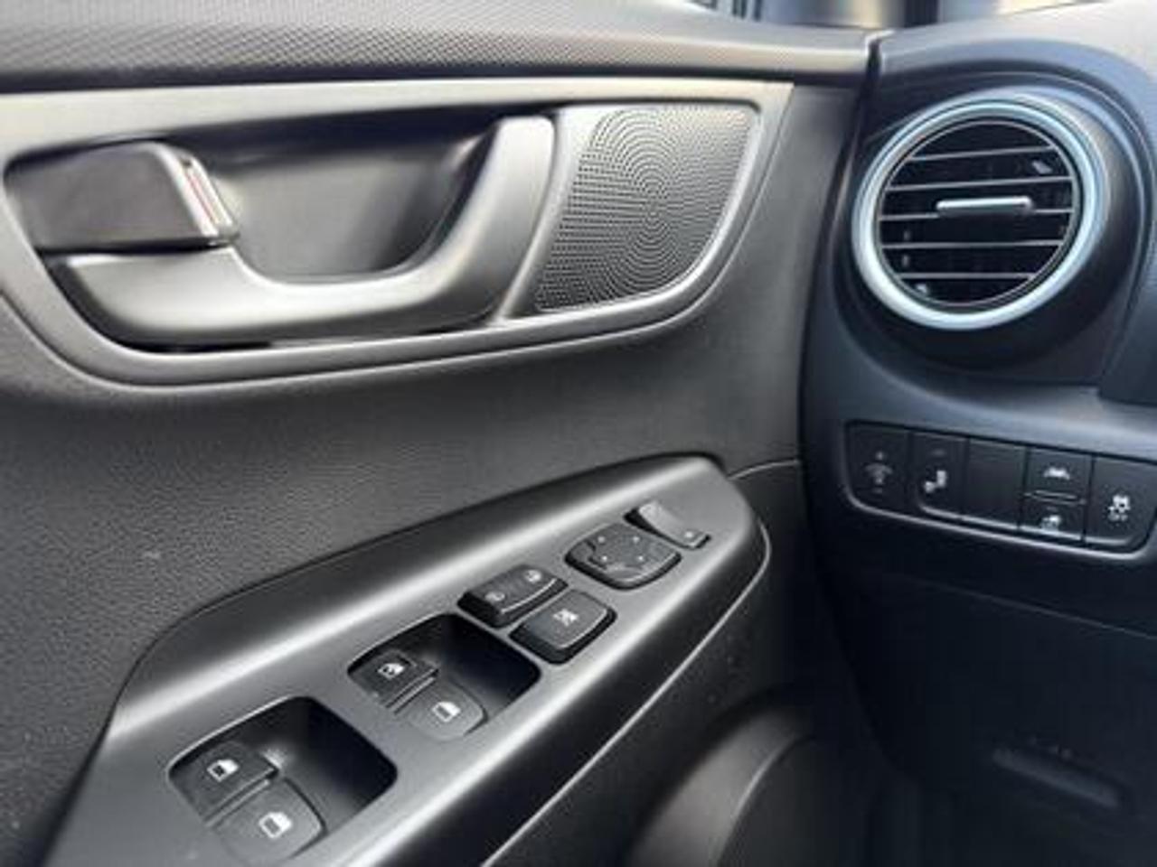 2019 Hyundai KONA Electric Preferred FWD w-Two-Tone Roof Photo