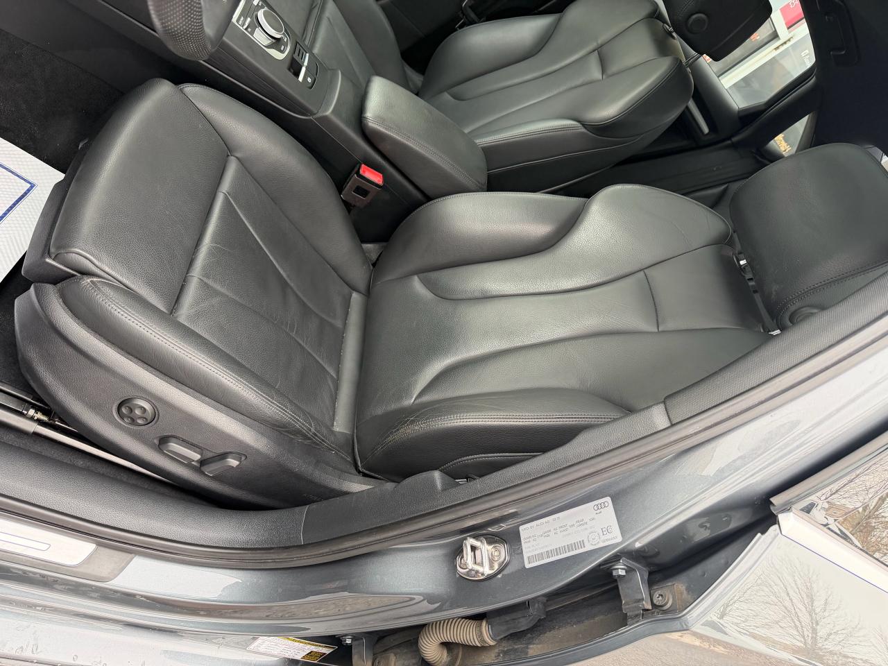 2019 Audi A3 Progressiv AWD, S-LINE, 19" WHEELS, PANO ROOF!!!! Photo17