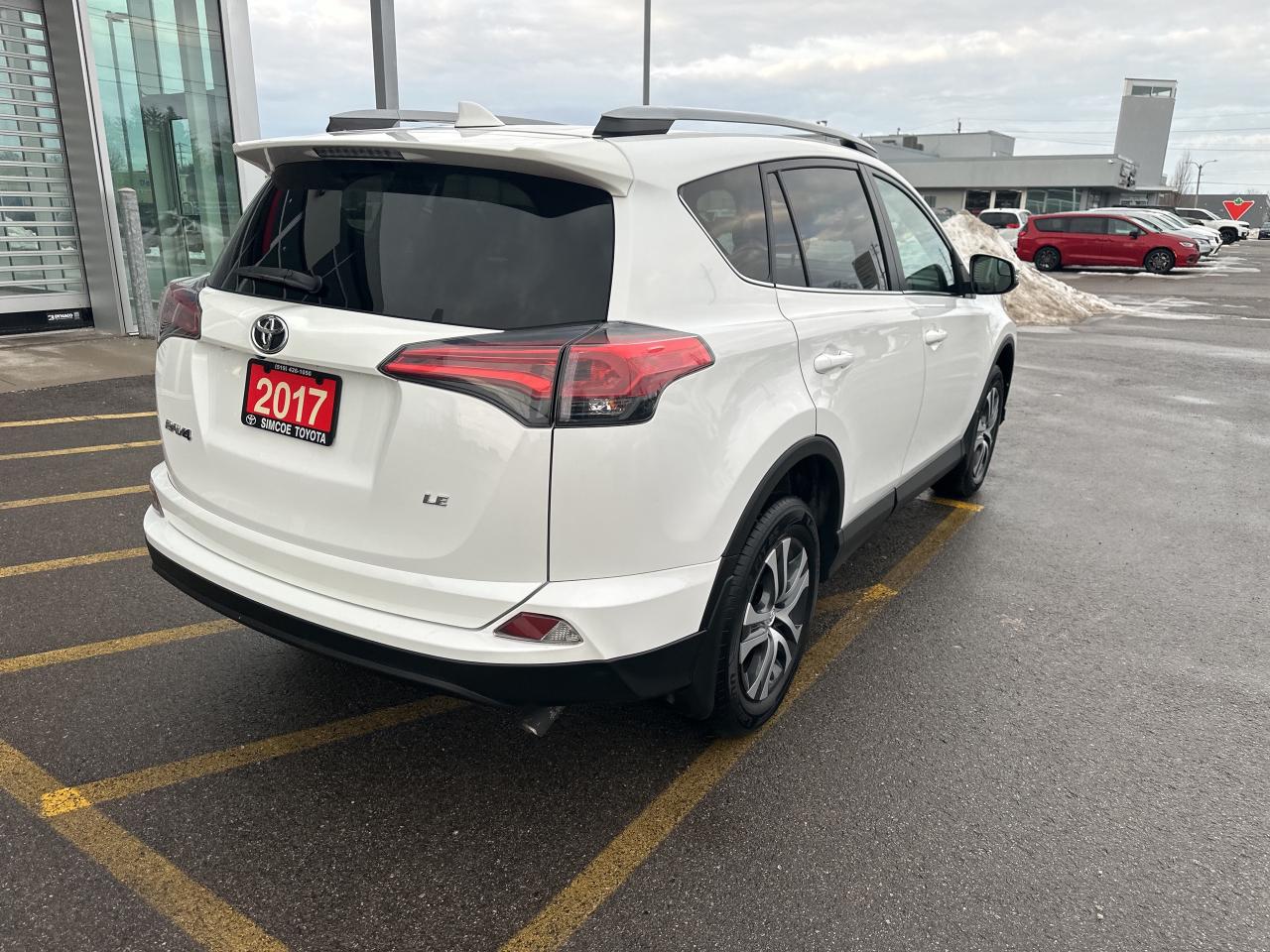 2017 Toyota RAV4 LE FWD - 1 Owner Photo4