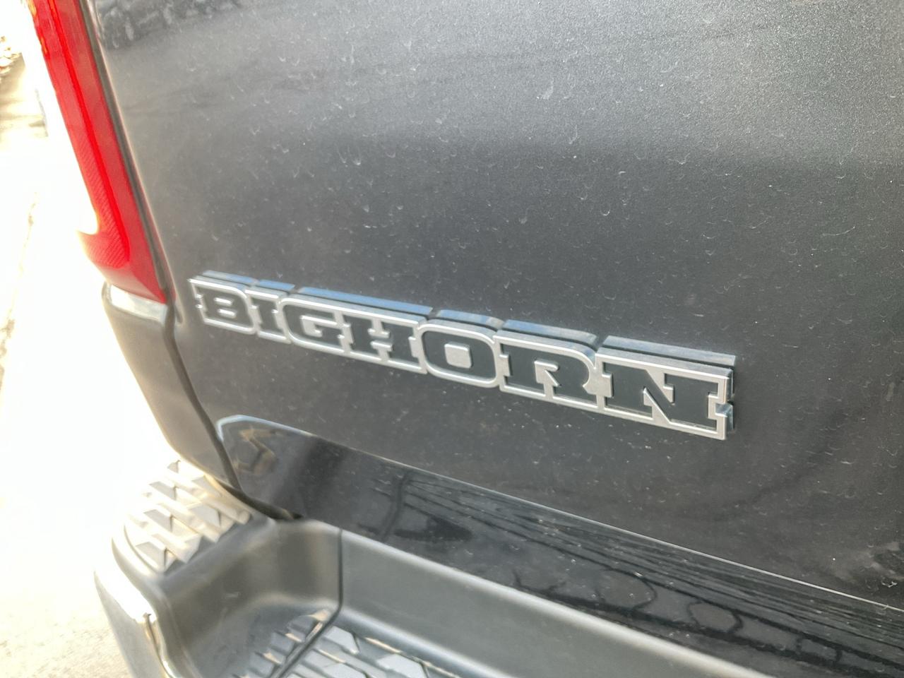 2019 RAM 1500 Crew Cab BIG HORN LVL 1 / V8 / NAV / ANDROID APPLE CARPLAY Photo