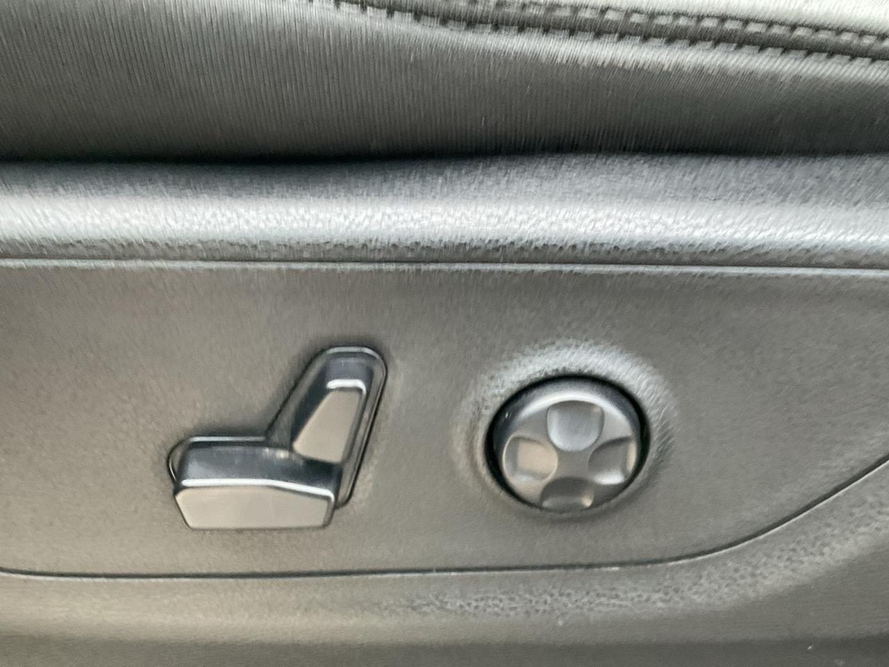 2019 RAM 1500 Crew Cab BIG HORN LVL 1 / V8 / NAV / ANDROID APPLE CARPLAY Photo