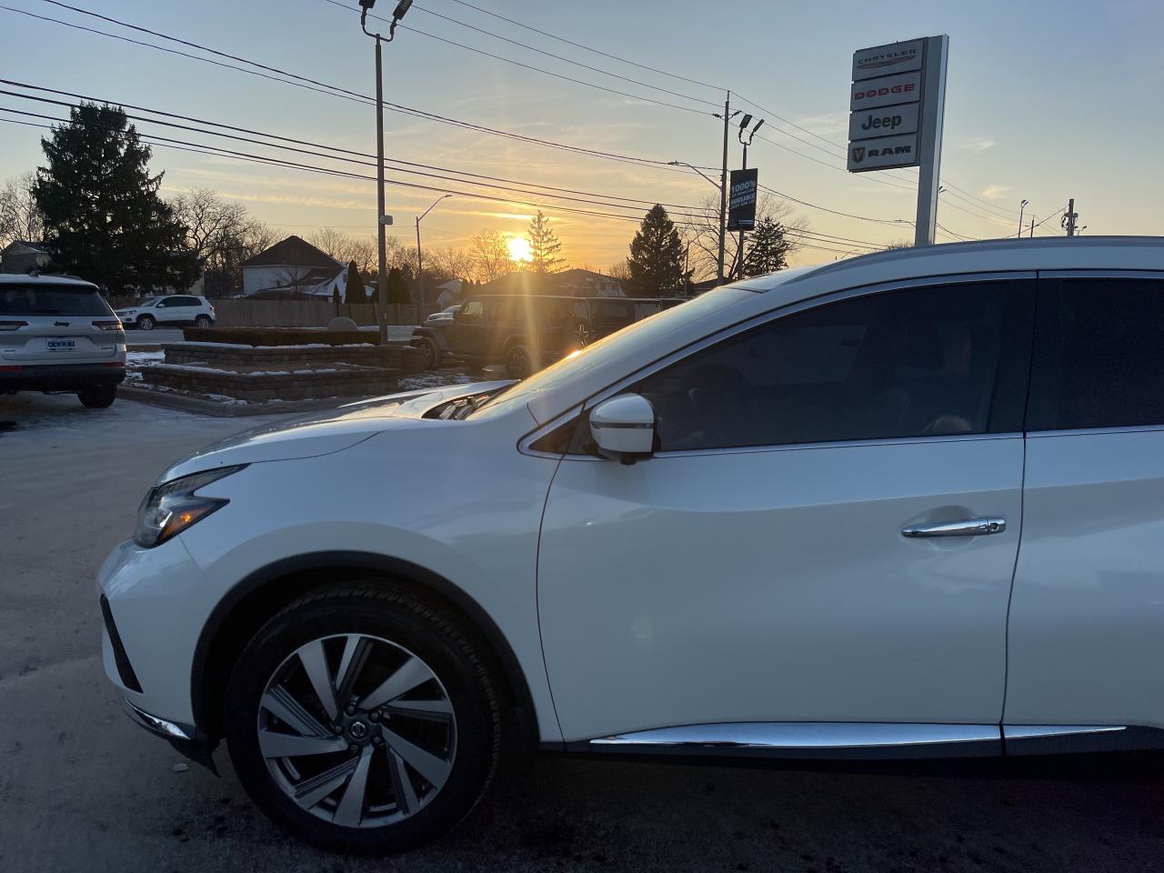 2019 Nissan Murano LEATHER / SUNROOF / HTD SEATS / AWD / V6 Photo