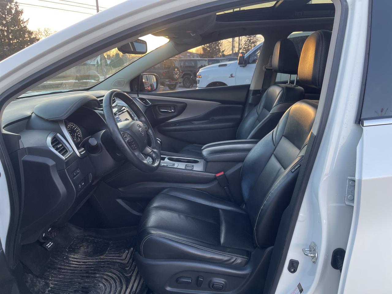 2019 Nissan Murano LEATHER / SUNROOF / HTD SEATS / AWD / V6 Photo