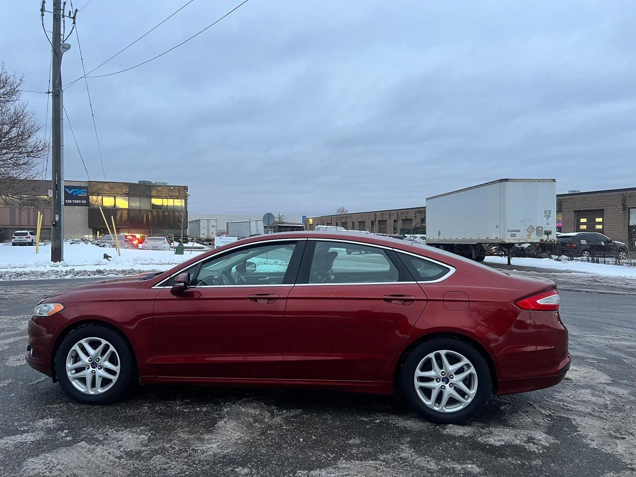2014 Ford Fusion SE Photo