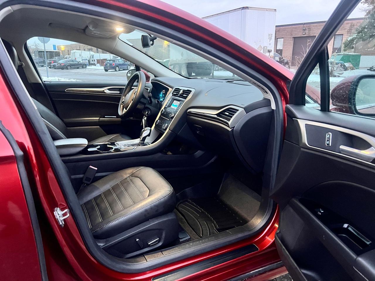 2014 Ford Fusion SE Photo