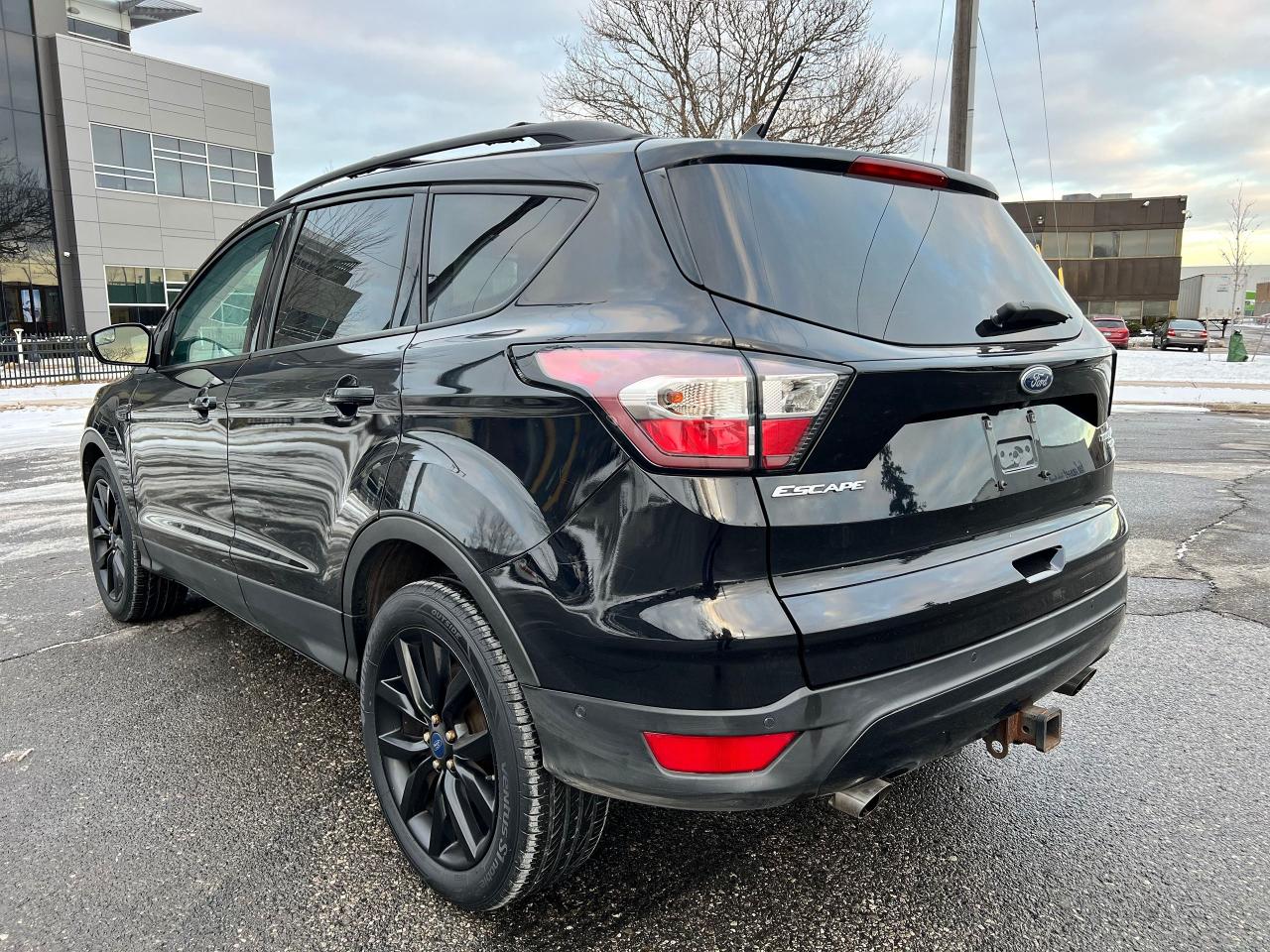 2018 Ford Escape Titanium Photo2