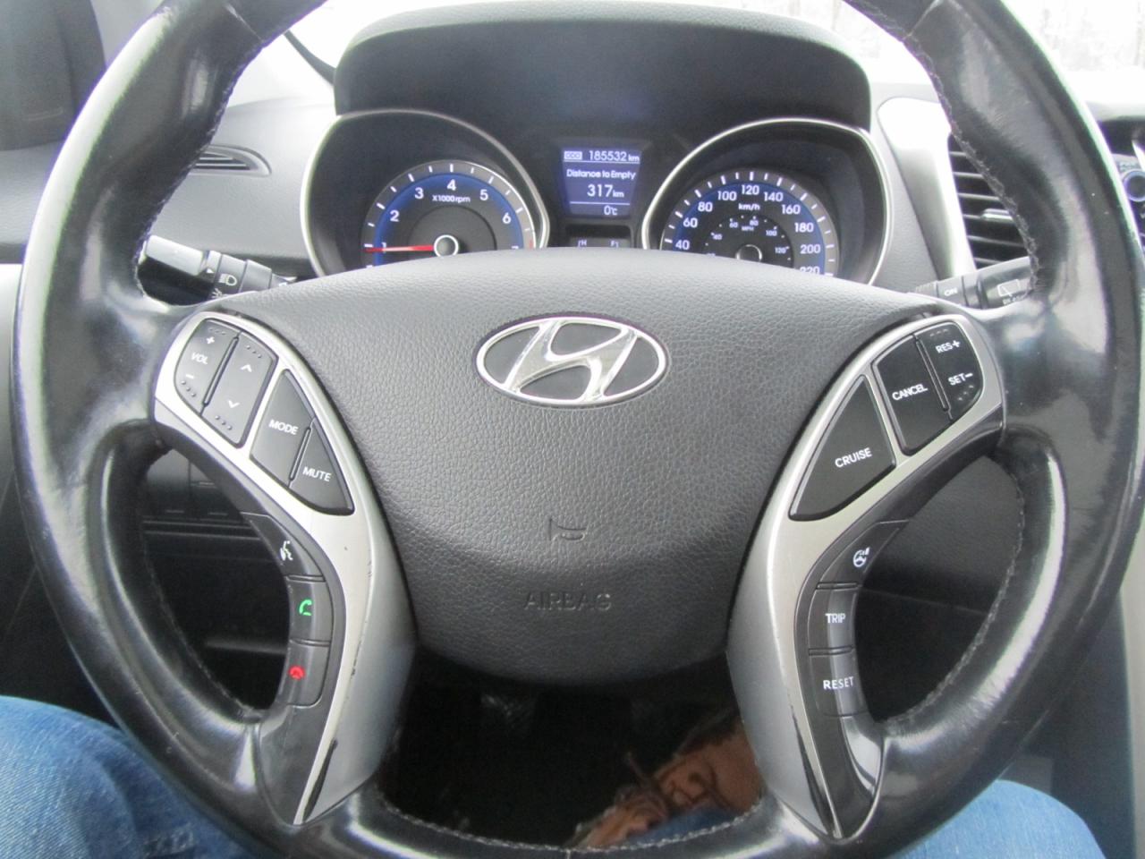 2013 Hyundai Elantra GT 5dr HB Man GLS *Ltd Avail* Photo