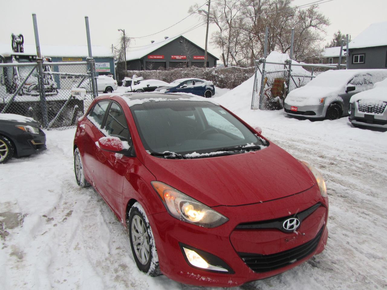 2013 Hyundai Elantra GT 5dr HB Man GLS *Ltd Avail* Photo