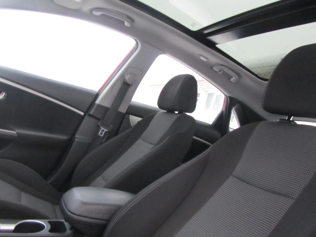 2013 Hyundai Elantra GT 5dr HB Man GLS *Ltd Avail* Photo