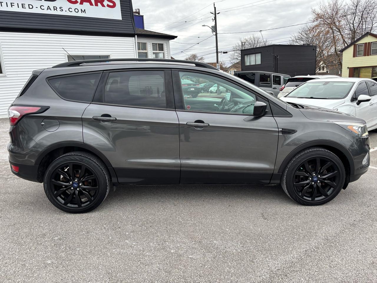 2018 Ford Escape SE ** BSM, LDW, ADAPT CRUISE ** Photo