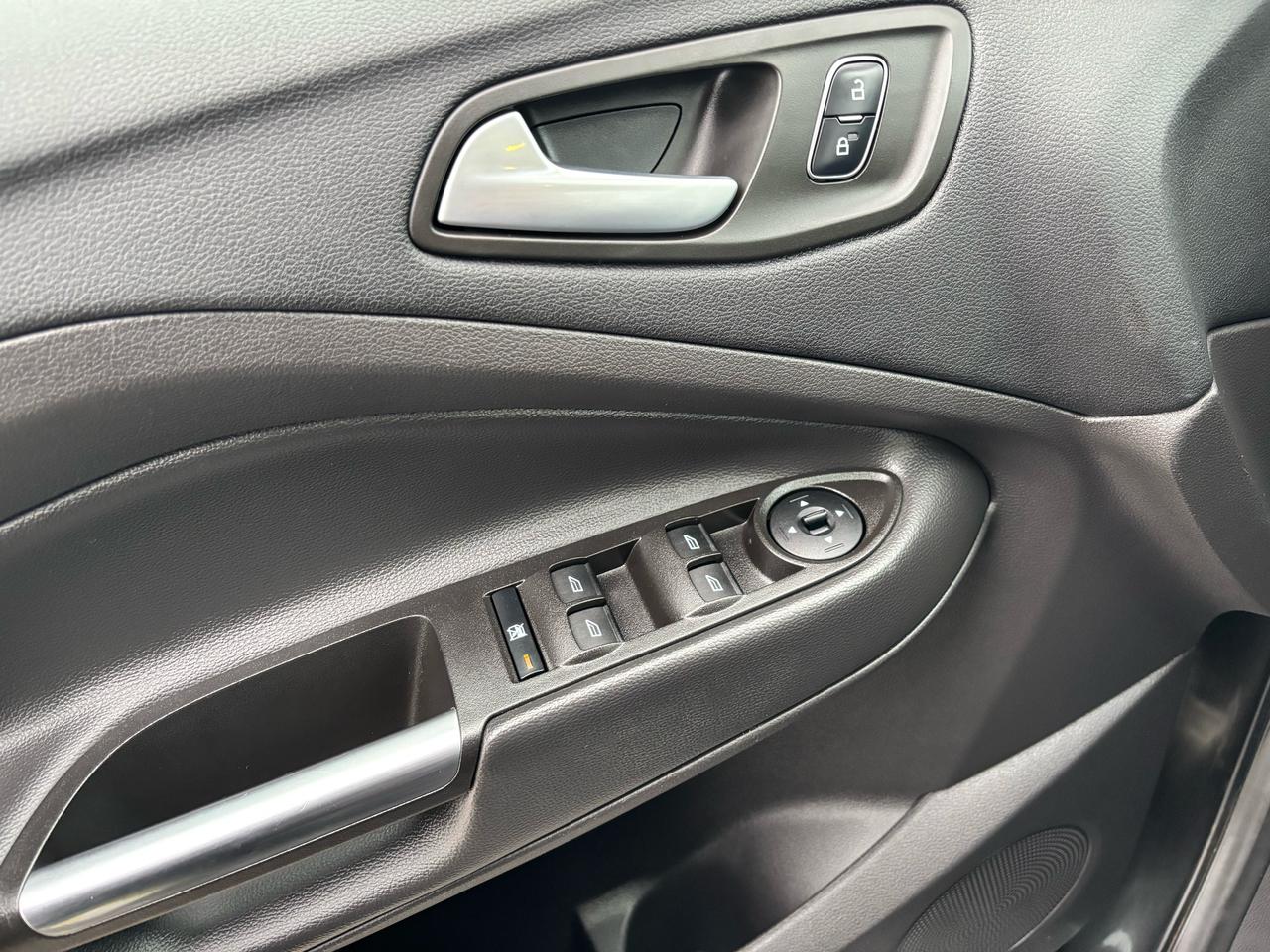 2018 Ford Escape SE ** BSM, LDW, ADAPT CRUISE ** Photo